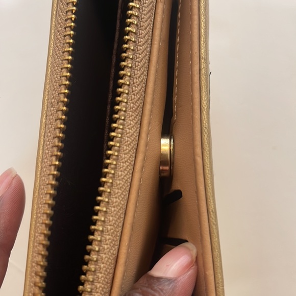 Nice Gold Wallet - Picture 6 of 8